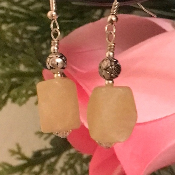 🔥ON SALE🔥3/$25🔥 💖 LA Design💖Handmade Earrings - Picture 2 of 5